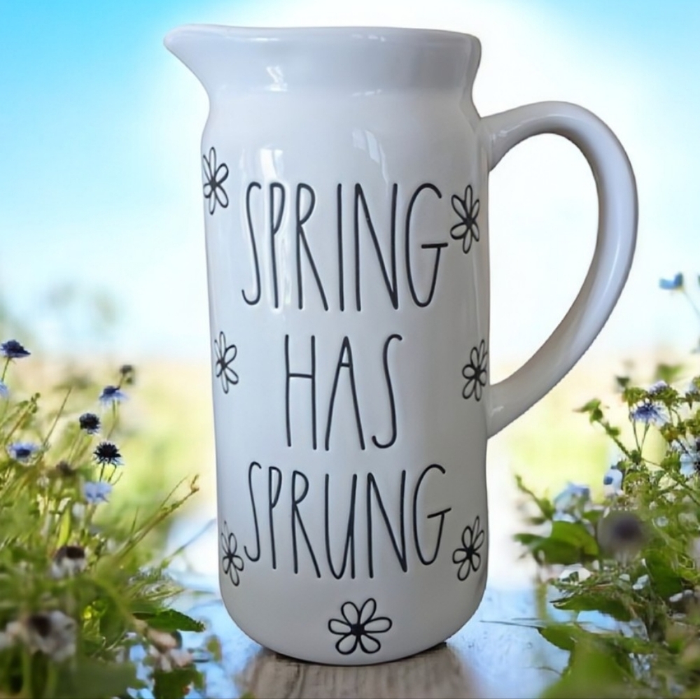 NEW Rae Dunn SPRING HAS SPRUNG Daisy Pitcher/Vase
